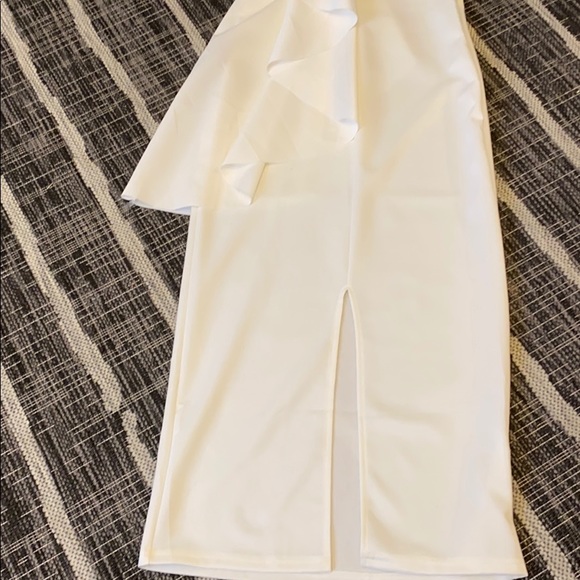 One shoulder off white maxi dress - Picture 3 of 4